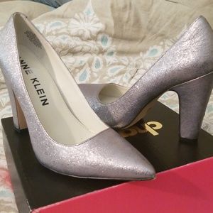 Anne Kline gorgeous silver heels